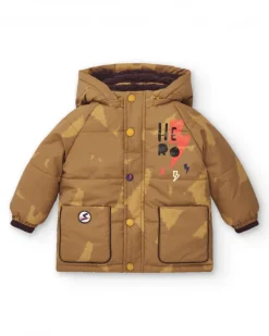Abrigo acolchado para niño en marrón con estampado de "Hero" colección Super Natural