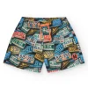 Bañador para niño multicolor con estampado de matrículas y cintura ajustable.
