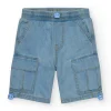 Bermuda cargo para niño en denim claro con bajos ajustables.