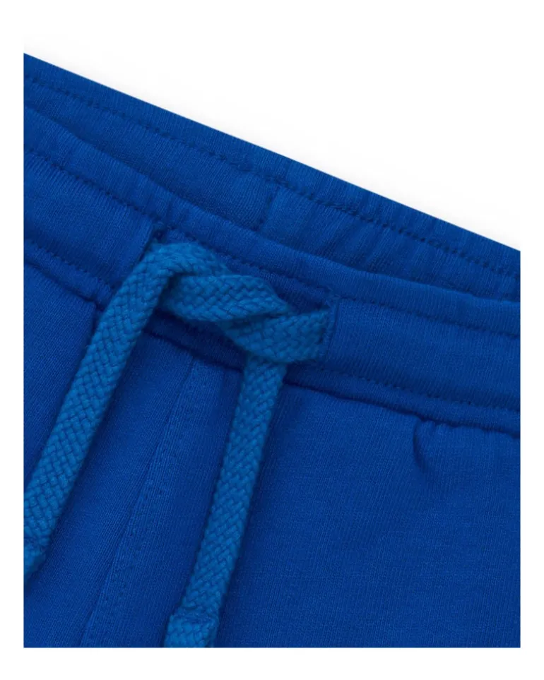 Bermuda para niño en azul con cintura ajustable y parche bordado
