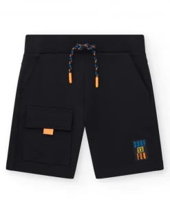 Bermuda para niño en negro con bolsillo lateral y cordón de ajuste