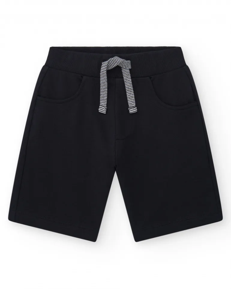 Bermudas para niño color negro con cintura ajustable y bolsillos