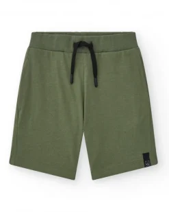 Bermudas para niño color verde con cintura ajustable y bolsillos