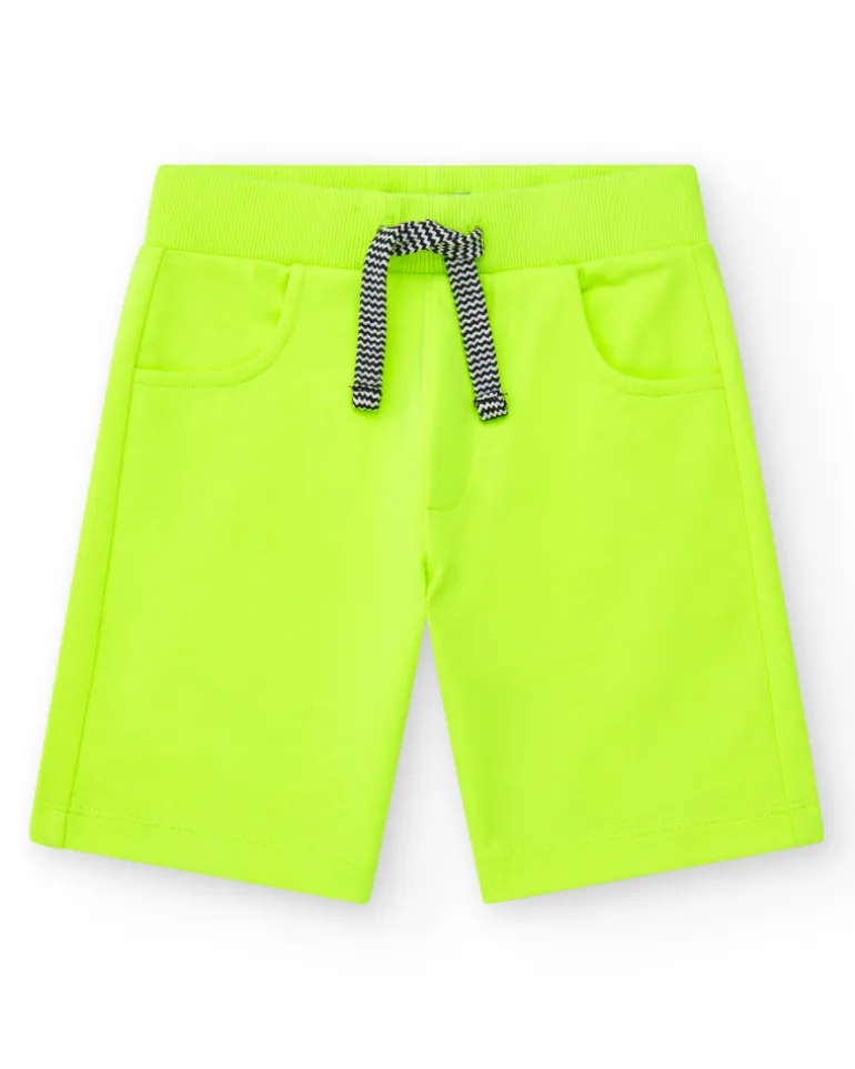Bermudas para niño en amarillo con cintura ajustable y bolsillos