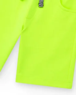 Bermudas para niño en amarillo con cintura ajustable y bolsillos