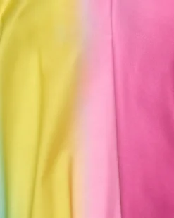Camisa multicolor para niña con tirantes cruzados en la espalda