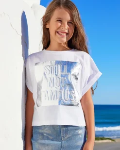 Camiseta de manga corta para niña en blanco y estampado metálico