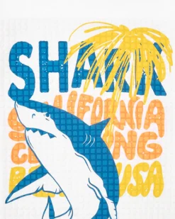 Camiseta para niño en blanco con estampado en letras de colores y tiburón