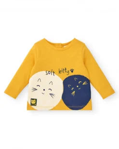 Conjunto de camiseta y pantalón para niño en amarillo y azul con estampado de gatitos, colección