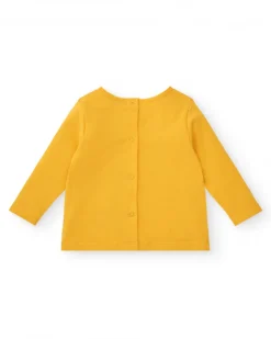 Conjunto de camiseta y pantalón para niño en amarillo y azul con estampado de gatitos, colección