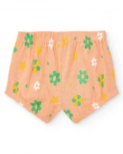 Conjunto para niña con camiseta amarilla y pantalón corto rosa de flores