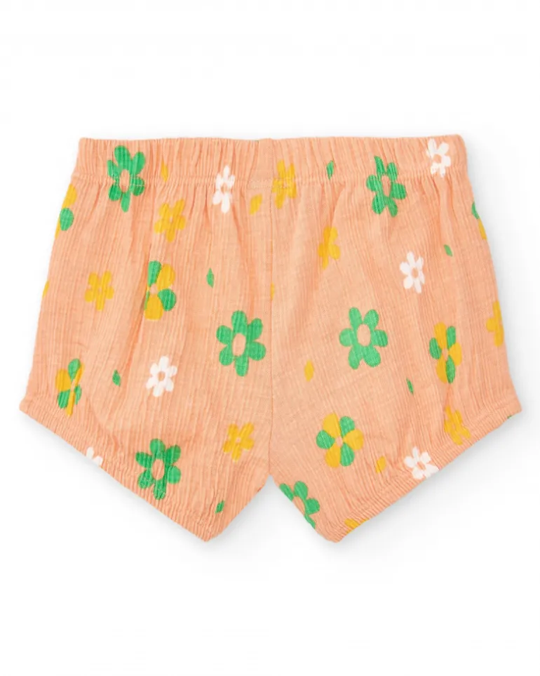 Conjunto para niña con camiseta amarilla y pantalón corto rosa de flores