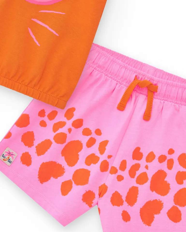 Conjunto para niña con camiseta naranja de animal y short rosa de manchas