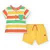 Conjunto para niño con camiseta a rayas y pantalón corto amarillo con bolsillos