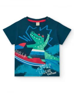 Conjunto para niño con camiseta azul y bermuda roja con tablas de surf