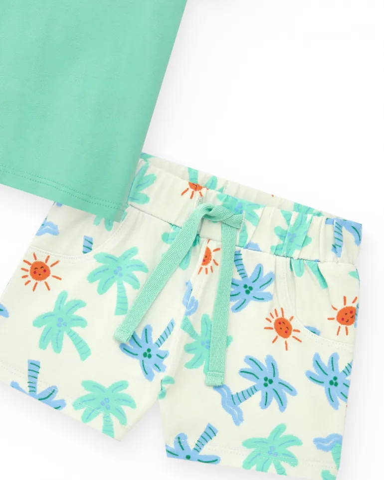 Conjunto para niño con camiseta azul y verde y shorts blancos estampados de palmeras y soles
