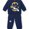 Conjunto sudadera y pantalón felpa cargo niño en azul marino con estampado de abeja colección
