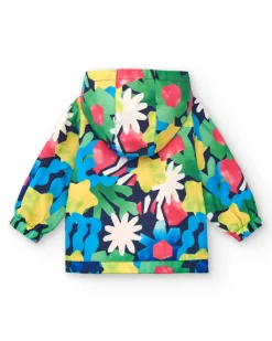 Cortavientos para niña con estampado abstracto y colores vibrantes