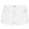 Pantalón corto para niña en blanco con cintura elástica y bolsillos