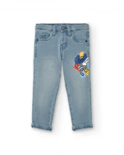 Pantalón denim niño en azul claro con estampado gráfico colección Amazing