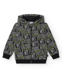 Sudadera para niño en negro con capucha y bolsillos laterales